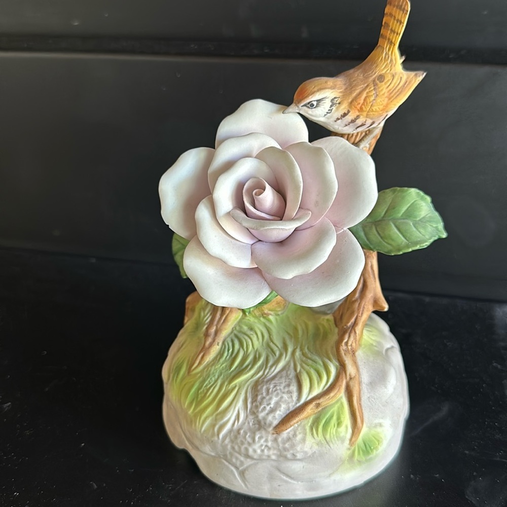 Ebeling & Reuss Music Box Rose And Chickadee Romeo & Juliet Tune 23016 VTG 1985